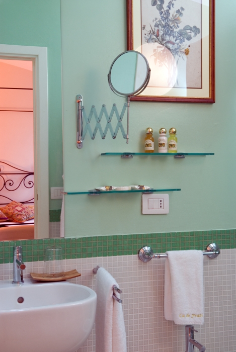 bagno in camera appartamento Papavero
